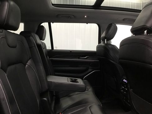 Used 2022 Jeep Grand Cherokee L Limited w/ Luxury Tech Group II image 20