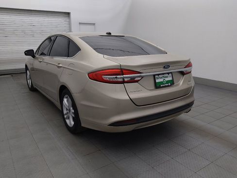 Used 2018 Ford Fusion SE w/ Fusion SE Technology Package FWD image 5