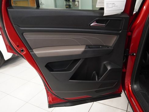 Used 2021 Volkswagen Atlas Cross Sport SE w/ Panoramic Sunroof Package image 61