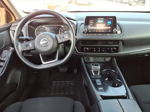 Used 2024 Nissan Rogue S FWD image 13