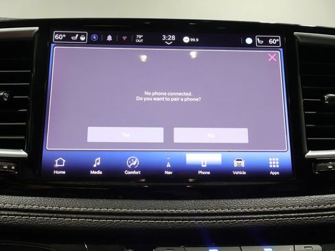 Used 2024 Chrysler Pacifica Limited FWD image 35