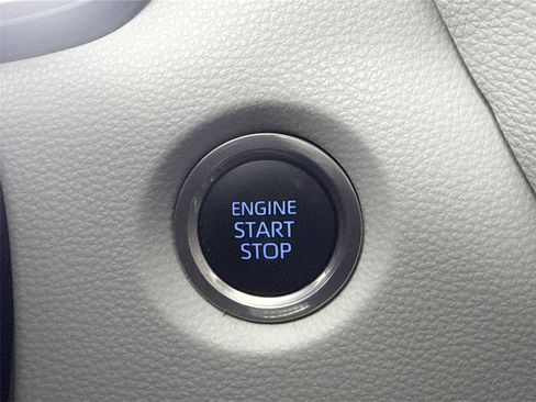 Used 2022 Toyota Corolla SE image 17