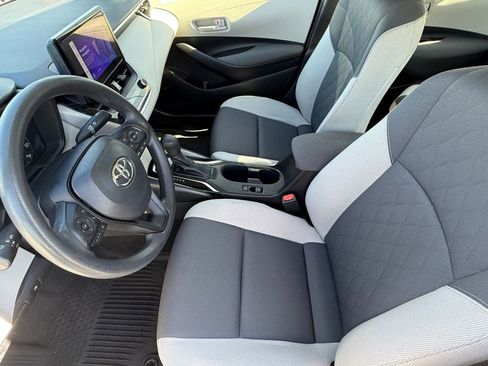 Used 2024 Toyota Corolla LE image 5
