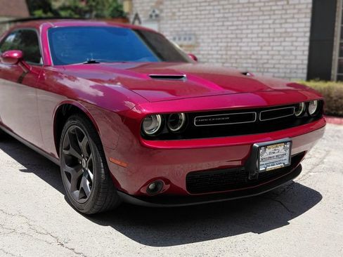 Used 2018 Dodge Challenger SXT Plus RWD image 10