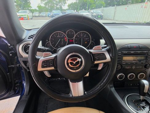 Used 2011 MAZDA MX-5 Miata Grand Touring w/ Premium Pkg RWD image 30