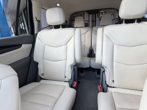 Used 2022 Cadillac XT6 Premium Luxury w/ Technology Package image 17