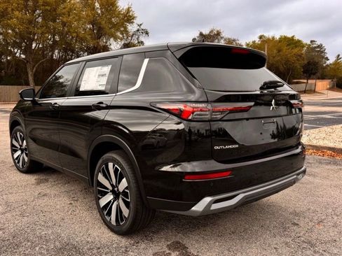 New 2026 Mitsubishi Outlander SE FWD image 5