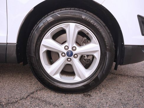 Used 2018 Ford Edge SE image 18