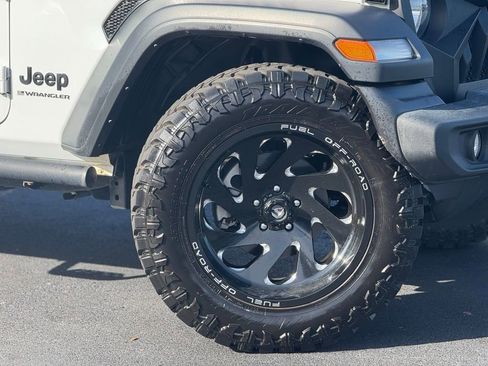 Used 2023 Jeep Wrangler Altitude image 10
