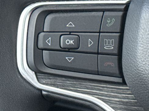 Used 2023 Jeep Wagoneer Series III w/ Preferred Equipment Group RWD image 18