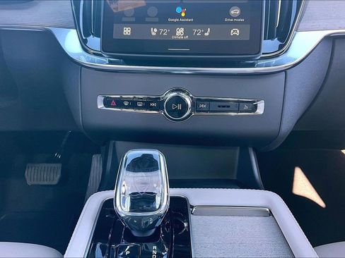 New 2026 Volvo XC90 T8 Plus AWD/4WD image 33
