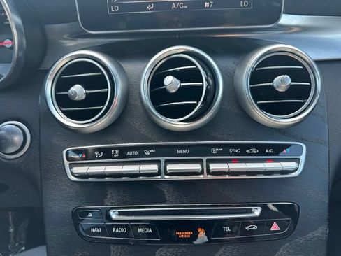 Used 2018 Mercedes-Benz GLC 300 4MATIC image 34