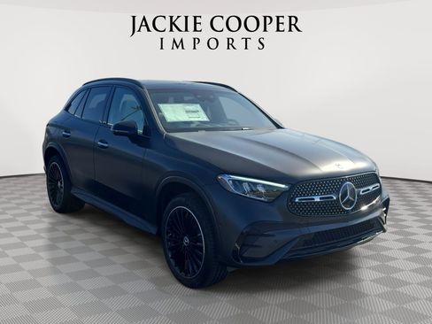 Used 2026 Mercedes-Benz GLC 300 4MATIC image 3