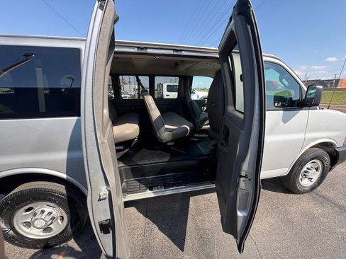 Used 2019 Chevrolet Express 2500 LS w/ Driver Convenience Package image 19