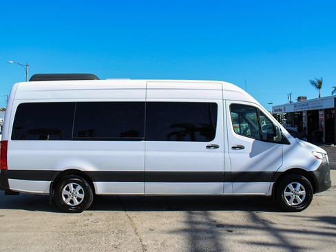 Used 2019 Mercedes-Benz Sprinter 2500 image 7