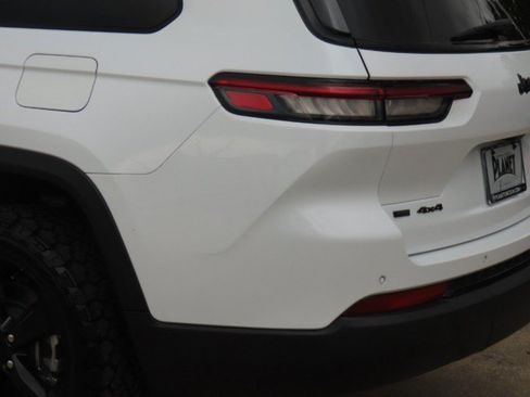 Used 2021 Jeep Grand Cherokee L Laredo AWD/4WD image 14