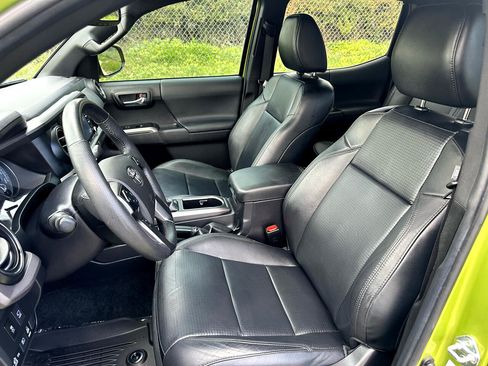 Used 2023 Toyota Tacoma TRD Off-Road image 13