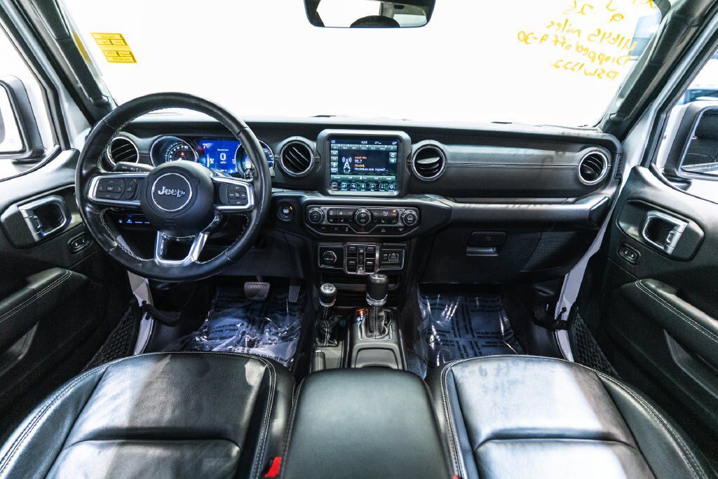 Used 2022 Jeep Wrangler Unlimited Sahara w/ Cold Weather Group AWD/4WD image 17