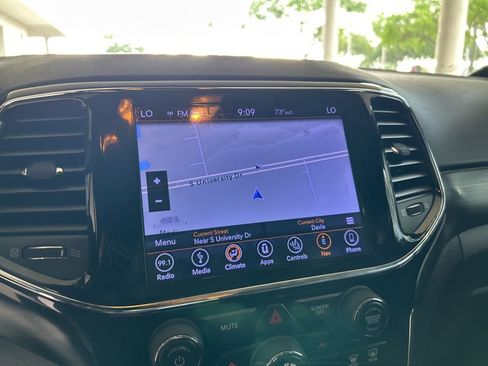 Used 2019 Jeep Grand Cherokee Altitude AWD/4WD image 12