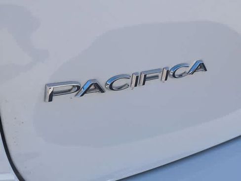 New 2026 Chrysler Pacifica Select FWD image 17