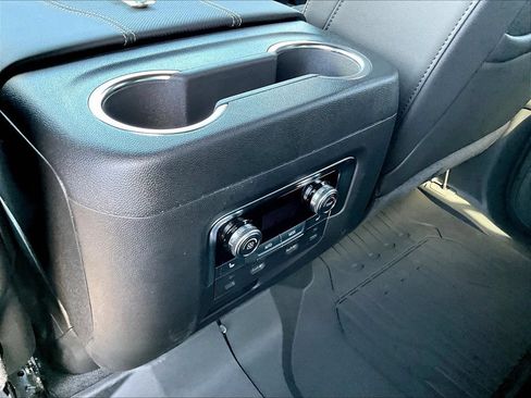 New 2026 GMC Yukon XL Elevation w/ Elevation Premium Package AWD/4WD image 19