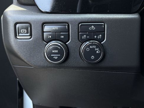 Used 2023 Chevrolet Silverado 1500 LT AWD/4WD image 23