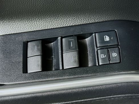 Used 2021 Toyota Highlander XSE FWD image 14