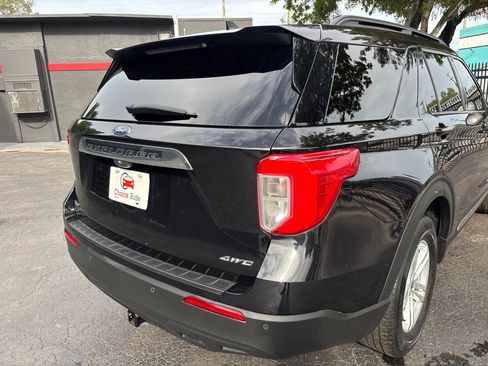 Used 2024 Ford Explorer XLT AWD/4WD image 26