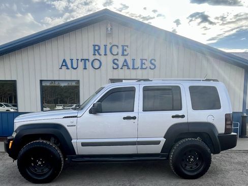 Used 2010 Jeep Liberty Renegade w/ Comfort Seating Group image 1