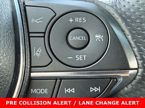 Used 2021 Toyota Avalon XSE image 24