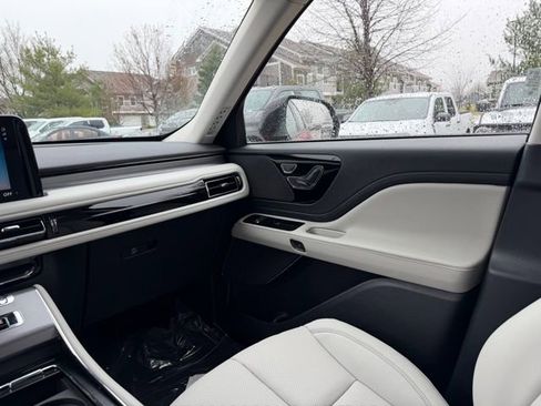 New 2026 Lincoln Aviator AWD image 20
