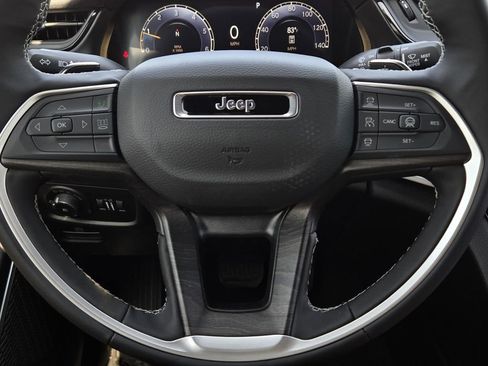 New 2026 Jeep Grand Cherokee L Limited w/ Luxury Tech Group II RWD image 22