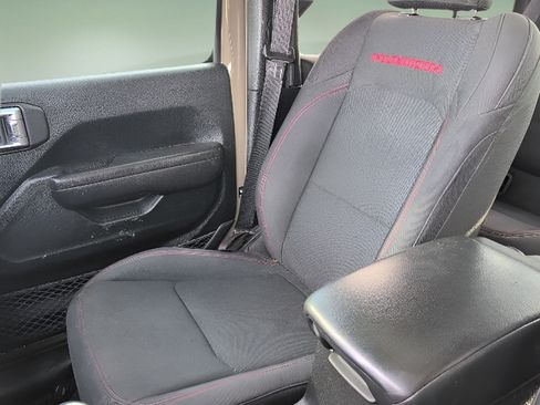 Used 2020 Jeep Gladiator Rubicon AWD/4WD image 16