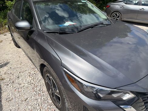 Used 2025 Nissan Sentra SV FWD image 7