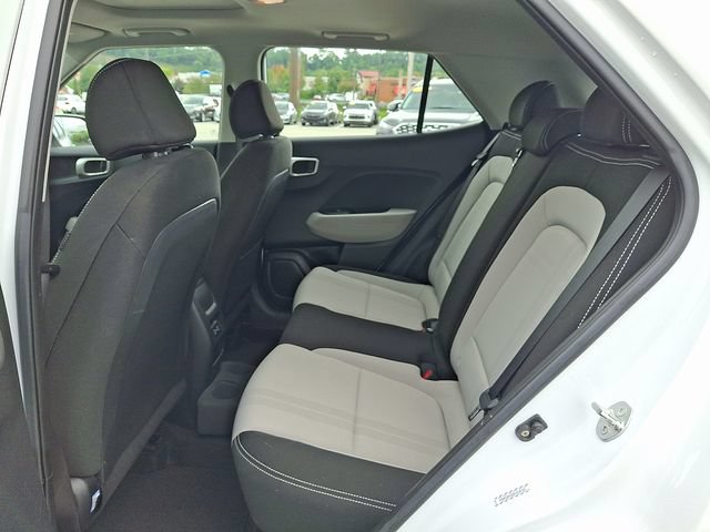Certified 2024 Hyundai Venue SEL FWD image 10