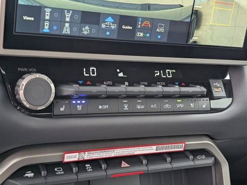 New 2026 Toyota Tundra Limited AWD/4WD image 12