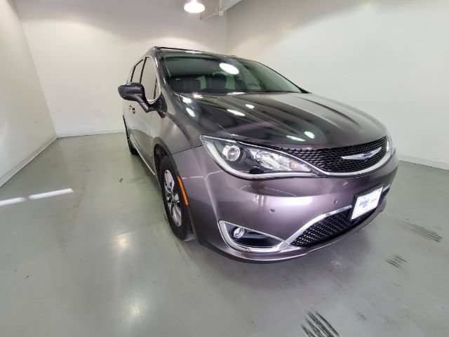 Used 2020 Chrysler Pacifica Touring-L Plus w/ Advanced Safetytec Group FWD image 2