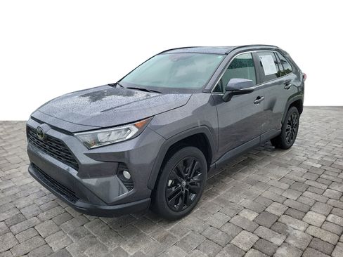 Used 2021 Toyota RAV4 XLE Premium FWD image 3