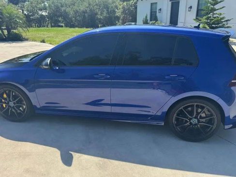 Used 2017 Volkswagen Golf R 4-Door image 5