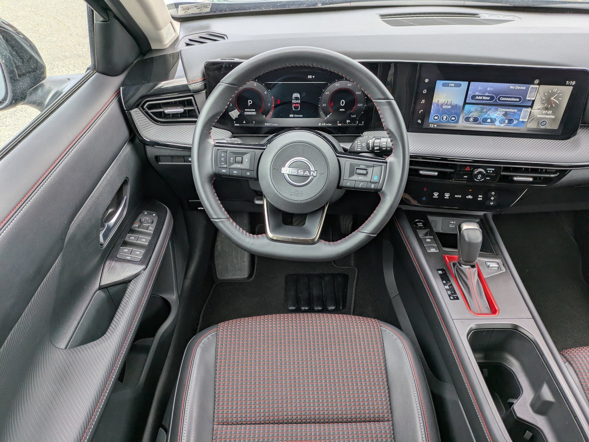 Used 2025 Nissan Kicks SR AWD/4WD image 17