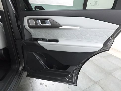 New 2026 Ford Explorer Platinum image 29
