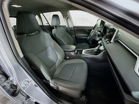 Used 2025 Toyota RAV4 LE image 30