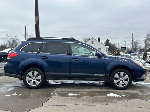 Used 2011 Subaru Outback 2.5i Limited image 5