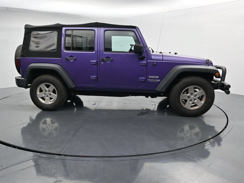Used 2018 Jeep Wrangler Unlimited Sport S AWD/4WD image 9