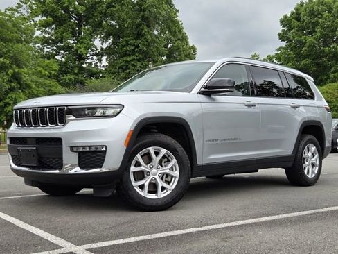 Used 2023 Jeep Grand Cherokee L Limited AWD/4WD image 24