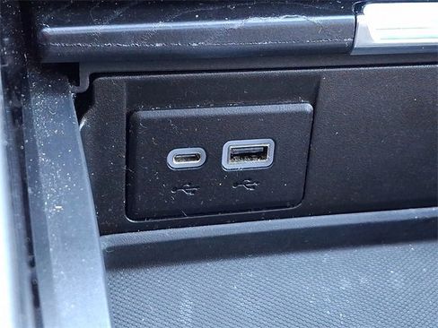 Used 2022 GMC Yukon XL Denali image 27