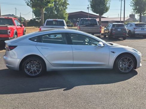 Used 2018 Tesla Model 3 Long Range RWD image 6