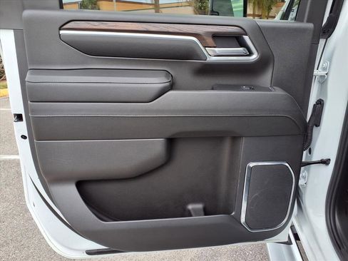 Used 2025 GMC Sierra 2500 SLT w/ SLT Convenience Package image 22