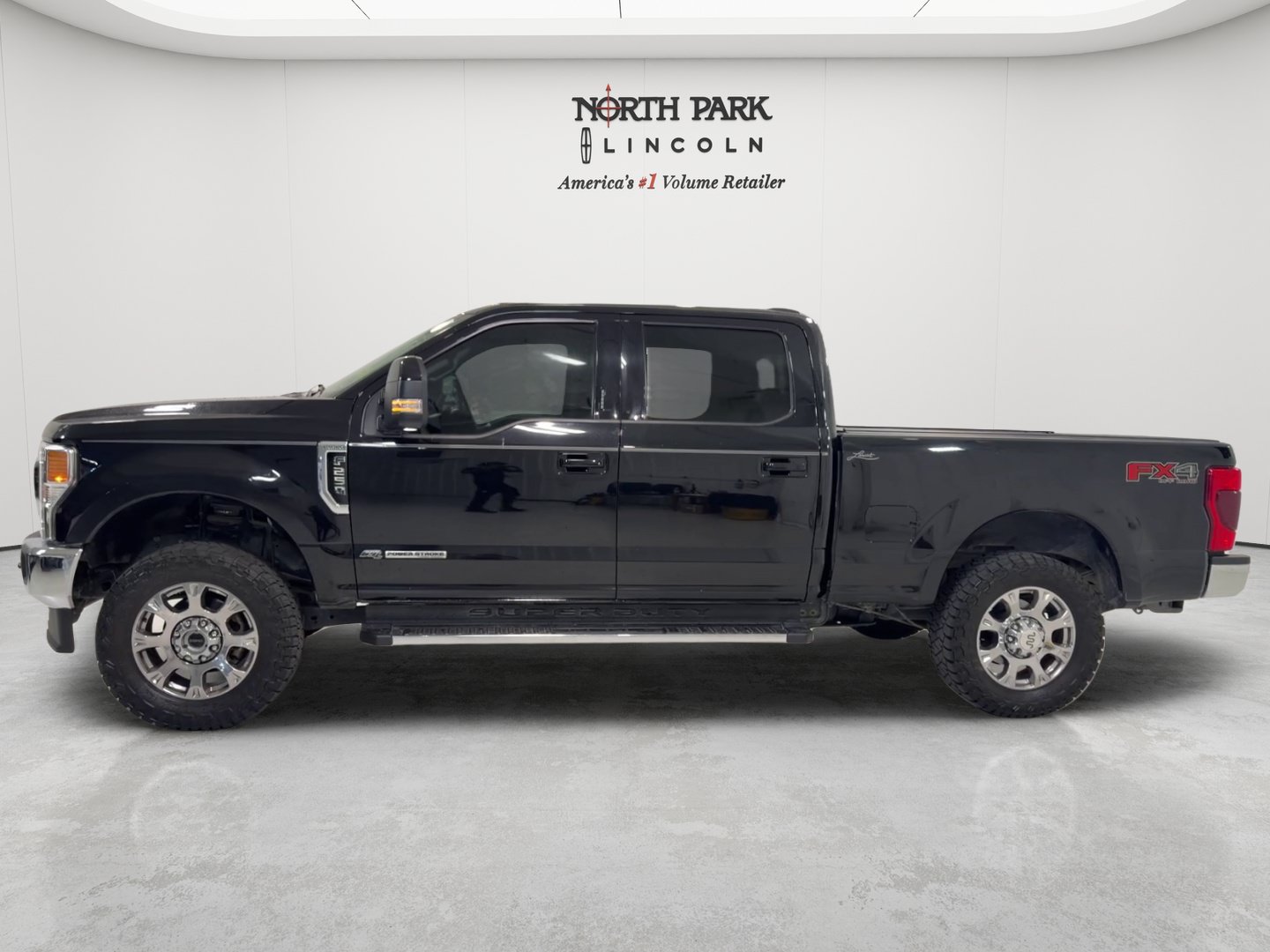 Used 2021 Ford F250 Lariat w/ FX4 Off-Road Package AWD/4WD image 2