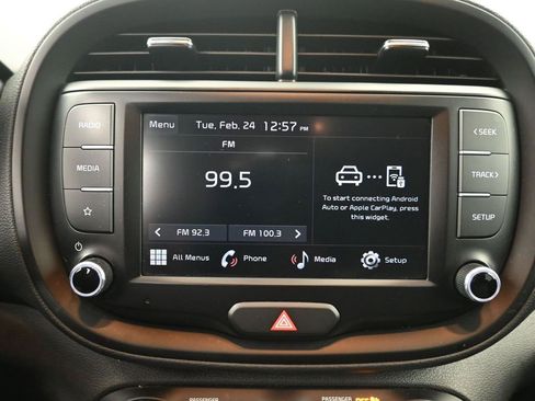 Used 2023 Kia Soul LX image 13